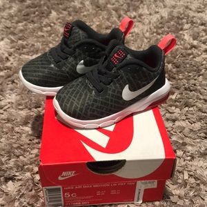 5c Nike Air Max Motion *Excellent Condition*